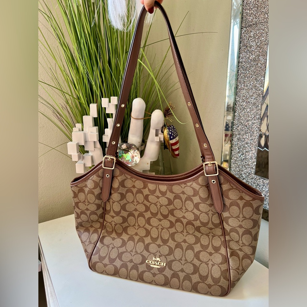 COACH Meadow Shoulder Bag Signature Canvas Khaki Saddle CM076 - Picture 3 of 16